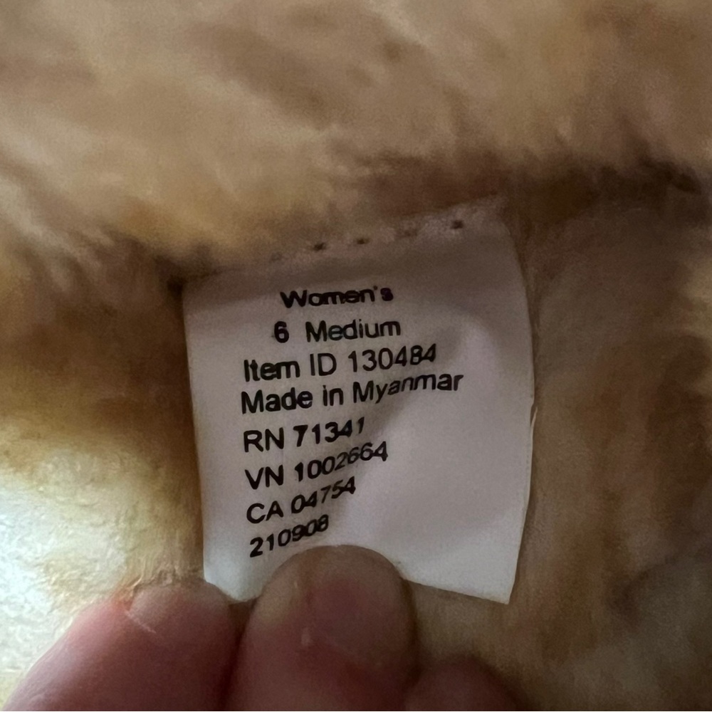 SOLD L.L. Bean Wicked Good Lamb Fur Lined Leather Moccasins Camel Tan Women’s - Picture 6 of 10